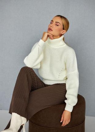 Теплый вязаный укороченный свитер с горлом2 фото