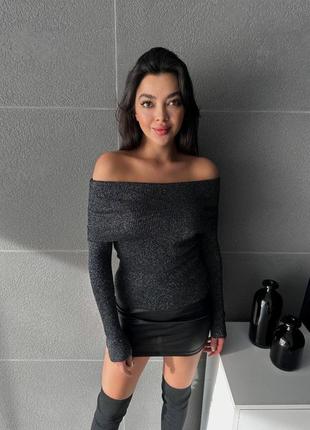 Облягаючий светр з відкритими плечима з блискітками