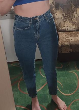 Джинсы mom fit размер s (р.34)