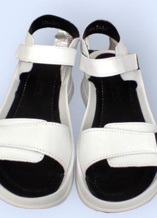 Кожаные белые босоножки сандалии на платформе женские2 фото