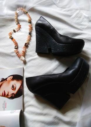 Красивые туфли на платформе
