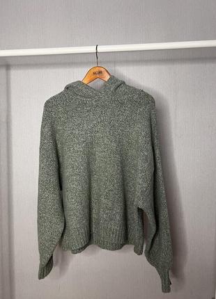 Стильный зеленый свитер zara