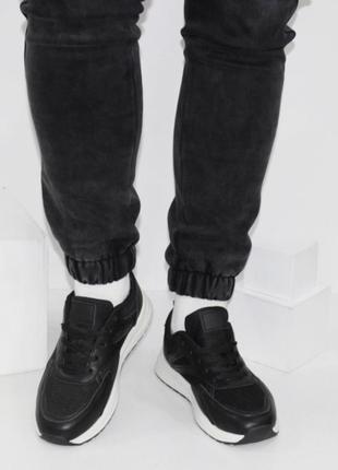 Черные весенние кроссовки с текстильными вставками3 фото