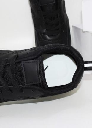 Черные весенние кроссовки с текстильными вставками9 фото