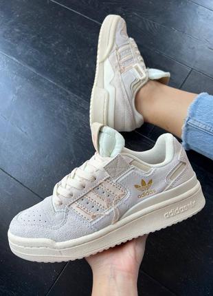 Кроссовки boston adidas forum 84 low off white beije