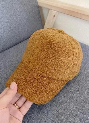 Плюшева кепка, бейсболка коричнева