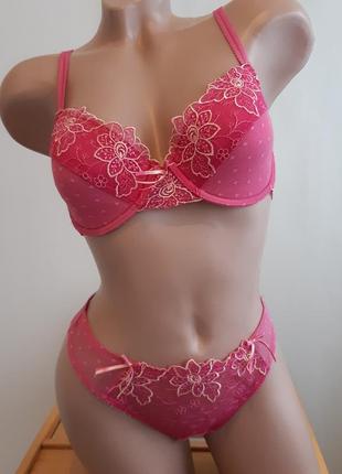 Комплект білизни з вишивкою, розмір 80в, hunkemoller