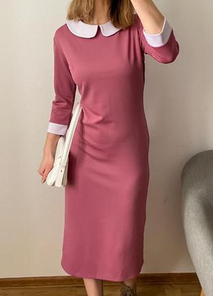 Женское розовое платье миди с воротничком1 фото