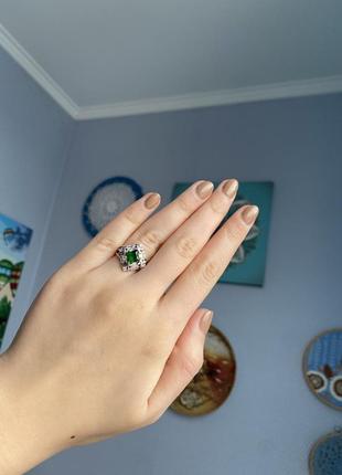 Кольцо ромб 16 размер с зеленым камнем с покрытием5 фото