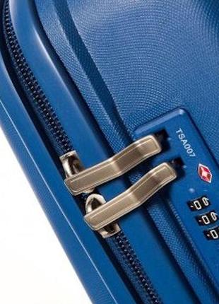 Пластиковый чемодан ручная кладь enrico benetti henderson s 37л синий7 фото