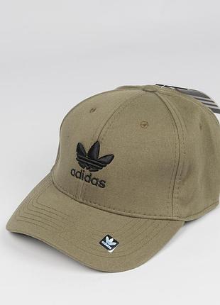 Кепка adidas мужская широкая цвета  хаки с черной вышитой эмблемой. короткий козырек!
