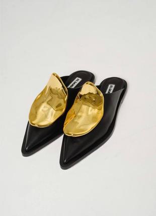 Мюли jil sander черные белые зеленые с золом1 фото