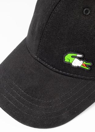 Кепка lacoste чорна чоловіча з гумовим зеленим крокодилом спереду та білою вишивкою ззаду
