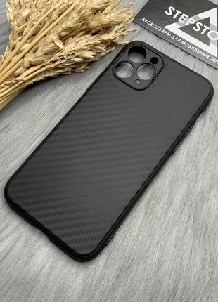 Чохол карбоновий carbon для iphone 11 pro силіконовий тонкий імітація чорної закрита камера2 фото