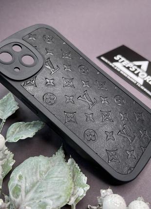 Чехол для iphone 13 вставка lv силиконовый кожаный закрытая камера противоударный