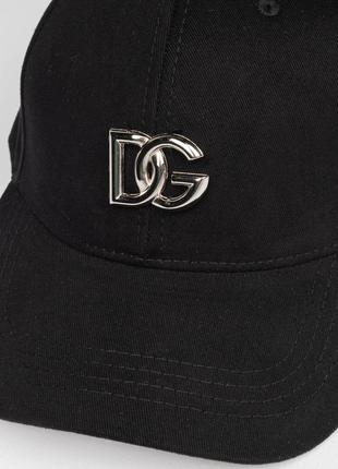 Кепка "dolce&gabana" мужская широкая черная. металлическая черная эмблема dg в центре. бренд8 фото