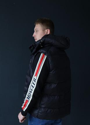 Мужской черный жилет moncler с нашивкой, мужская безрукавка монклер с перьями гуся, жилетка теплая черная2 фото