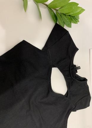 Обтягивающие черное платье с вырезом от river island4 фото