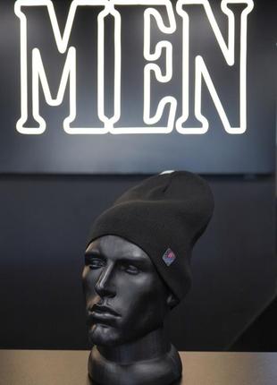 Черная базовая мужская шапка, демисезонная однотонная шапка черного цвета, тонкий темный головной убор (осень)