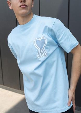 Футболка бренда "ami" мужская голубая с белым сердцем. супер тренд 2023