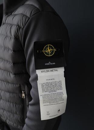 Тканевый мужской бомбер серый stone island, теплая кофта с патчем стон айленд, демисезонная куртка темно-серая2 фото