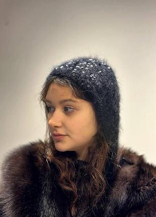 Шапка чепчик в'язана з паєтками чорна молодіжна ручна робота