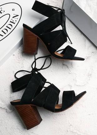 Steve madden оригинал черные замшевые босоножки на широком каблуке и шнуровке2 фото