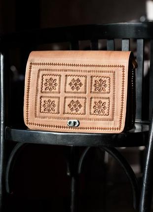 Шкіряна світло-коричнева сумка ручної роботи observo g289