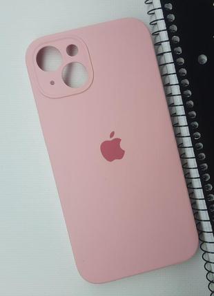 Силіконовий чохол рожевий закритий низ захист камери для apple iphone 13 / силікон кейс накладка на айфон 13