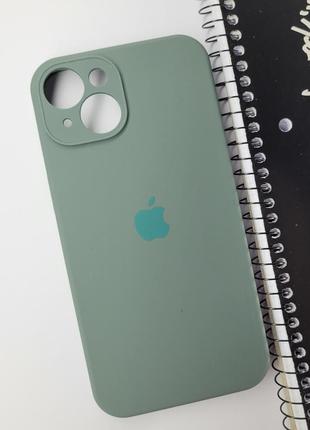 Надежный силиконовый чехол с закрытой камерой для apple iphone 14 (6.1") (зелёный) / на телефон айфон 14