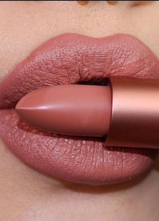 Сатиновая помада Anastasia Beverly Hills satin lipstick в оттенке praline