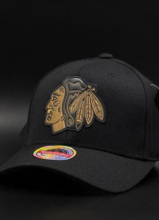 Оригинальная черная кепка mitchell и ness chicago blackhawks tko leather logo nhl