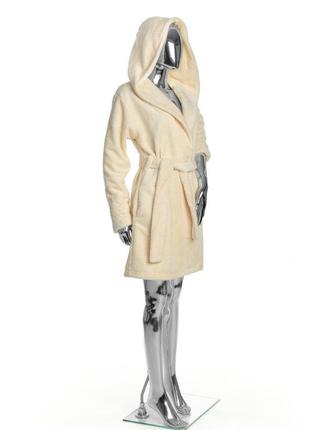 Женский халат теплый велсофт с поясом и капюшоном роксана белый3 фото