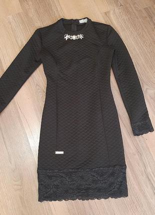 Платье в обтяжку из плотного трикотажа