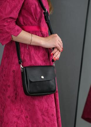 Жіноча шкіряна сумка макарун, натуральна шкіра італійський краст, колір чорний