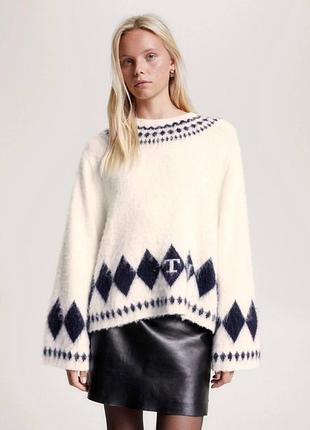 Свитер tommy hilfiger женский молочный с орнаментом