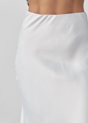 Атласна спідниця