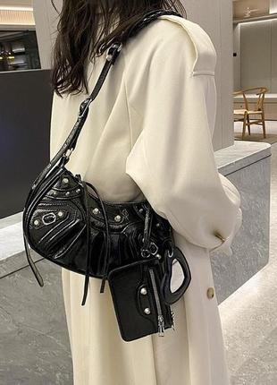 Женская сумка balenciaga 8819 кросс-боди лаковая черная5 фото