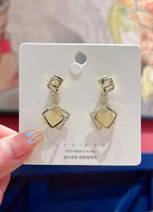 Сережки білий ромб 3-й