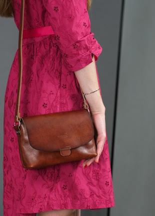 Женская кожаная сумка итальяночка, натуральная кожа итальянский краст, цвет коричневий, оттенок вишня