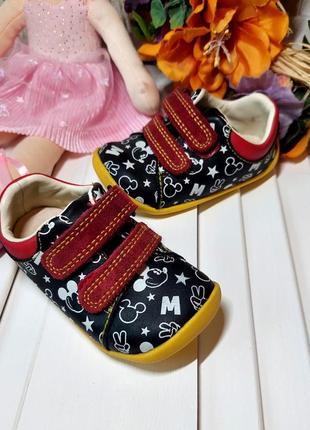 Кроссовки туфли микки маус натуральная кожа для девочки мальчика clarks disney mickey mouse 19р 11,8-12см стелька3 фото