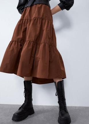 Объемная ярусная юбка миди zara из коричневой тафты размер s испания 🇪🇸