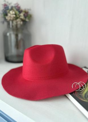 Стильная  фетровая шляпа федора с кольцами красный 55-58р (851)