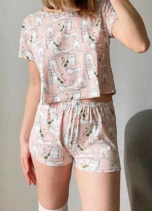 Піжамі футболка та шорти в принт котики