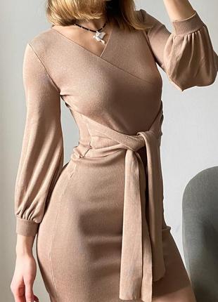Трикотажна бежева сукня міні із імітацією запаху6 фото