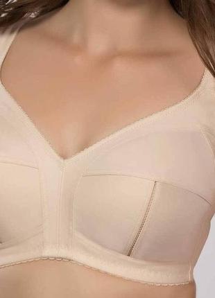 Гладкий бюстгальтер без кісточок з широкими бретелями