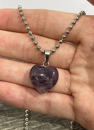 Натуральный камень аметист кулон в форме мини сердечка на цепочке - оригинальный подарок девушке