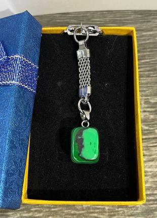 Натуральный камень малахит - кулон талисман в форме "мини блок" на брелке - оригинальный подарок парню девушке4 фото