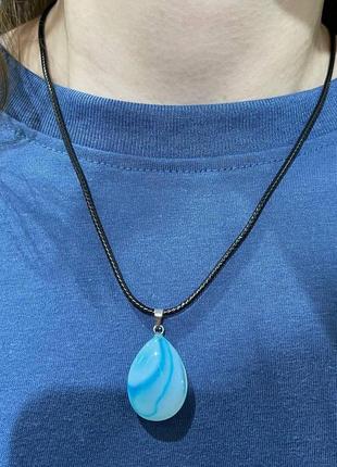 Натуральний камінь блакитний агат кулон у формі краплі на шнурку - оригінальний подарунок хлопцю, дівчині3 фото