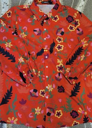 Яскрава сорочка